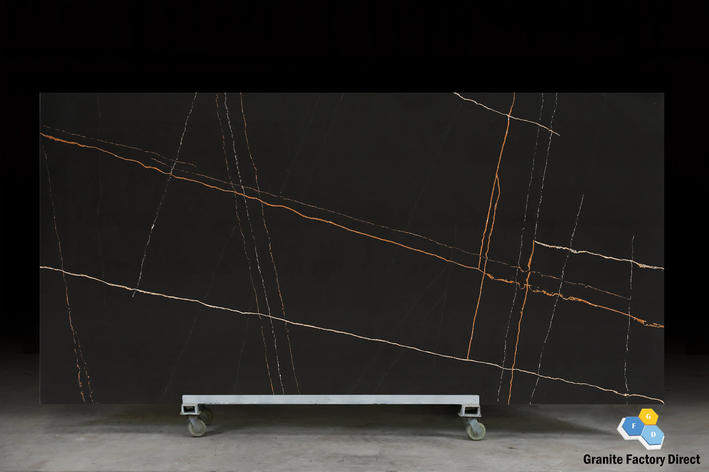 Calacatta Black Quartz GFD118 Countertop Prefab and Slab for sale